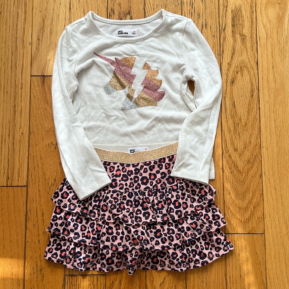 Girl’s 4T Epic Threads set.